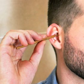 Nettoyeur d'oreilles en bois de hêtre français "Oriculi" - Lamazuna