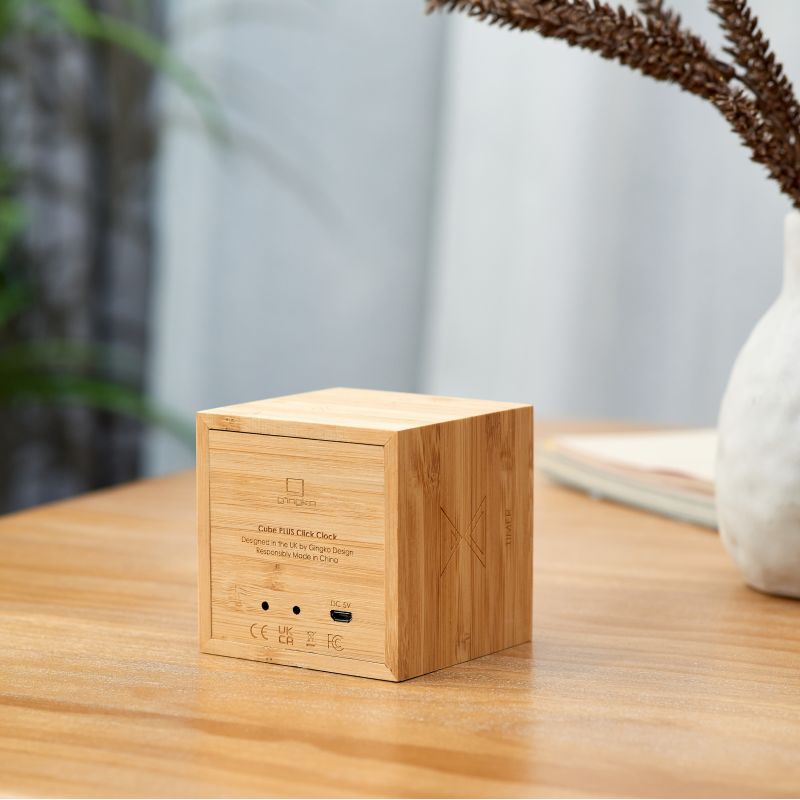 Orologio ecologico Bamboo Cube Plus, 4 funzioni - Gingko Design
