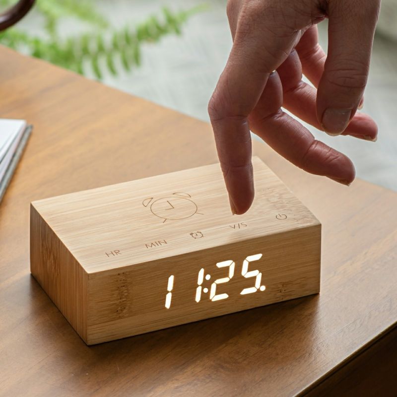 Umweltfreundliche Uhr Flip Click Clock aus Bamboo - Gingko Design