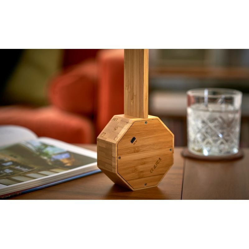 Sveglia e lampada da tavolo portatile in bambù, Octagon One Plus - Gingko Design