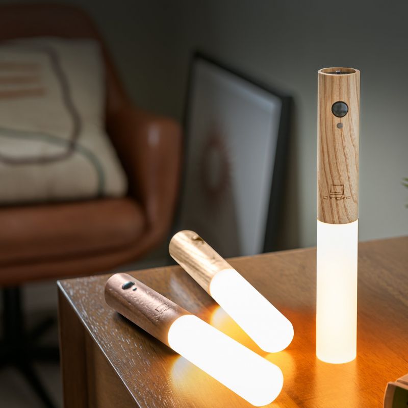Intelligente Stablampe EcoConcue aus Walnussholz - Gingko Design