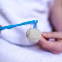 Brosse à dents rechargeable en bioplastique, fabriquée en France - Rouge - Lamazuna